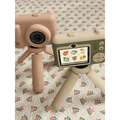 Konges Sløjd, My First Camera – Cherry