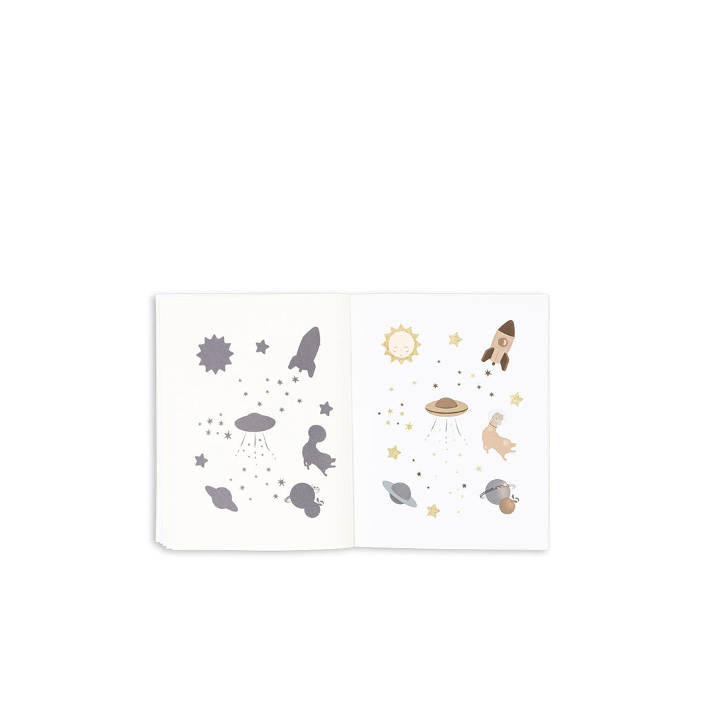 Konges Sløjd Activity Book with Colour Pencils and Stickers – Multi