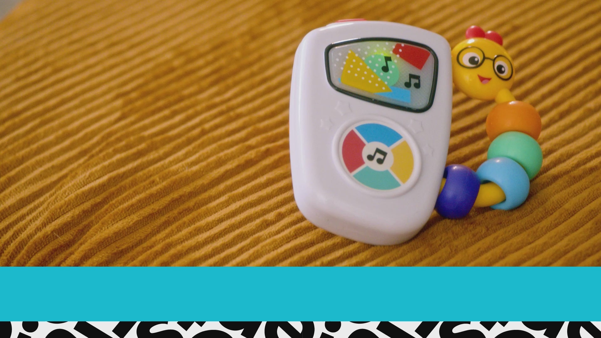 Video af BABY Einstein Transportabelt musiklegetøj, Take Along Tunes™ der bruges af baby