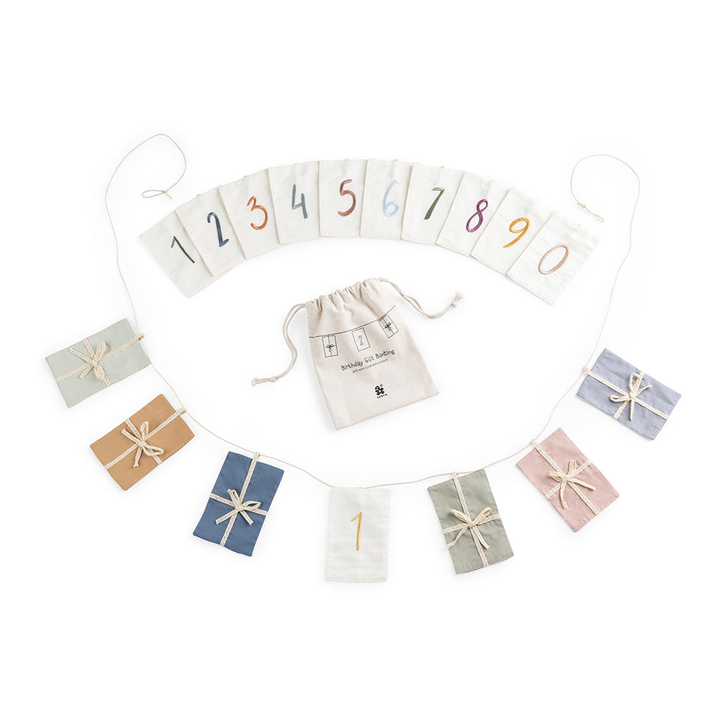 Sebra Birthday Garland with Gifts, Numbers 0-9, Organic Cotton