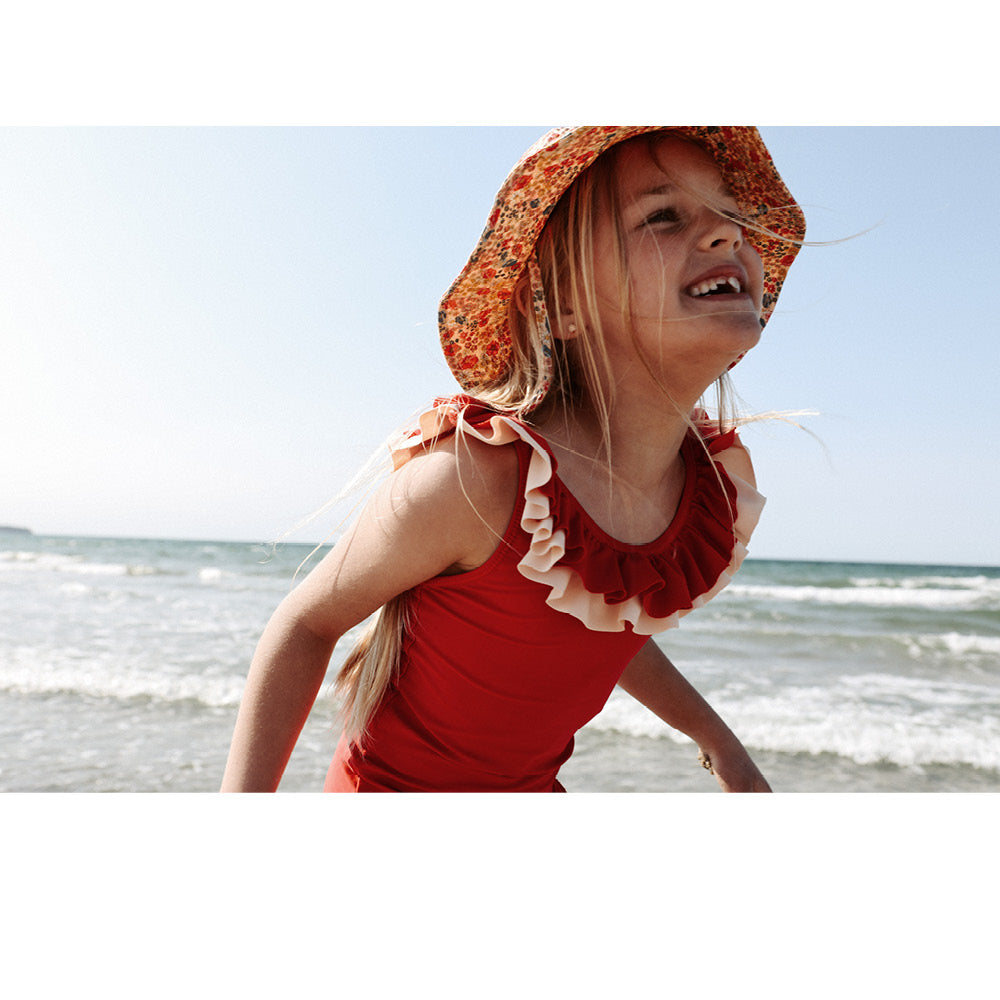 Konges Sløjd UV Swimsuit, Cerise Barbados cherry – Sizes 92–134 cm