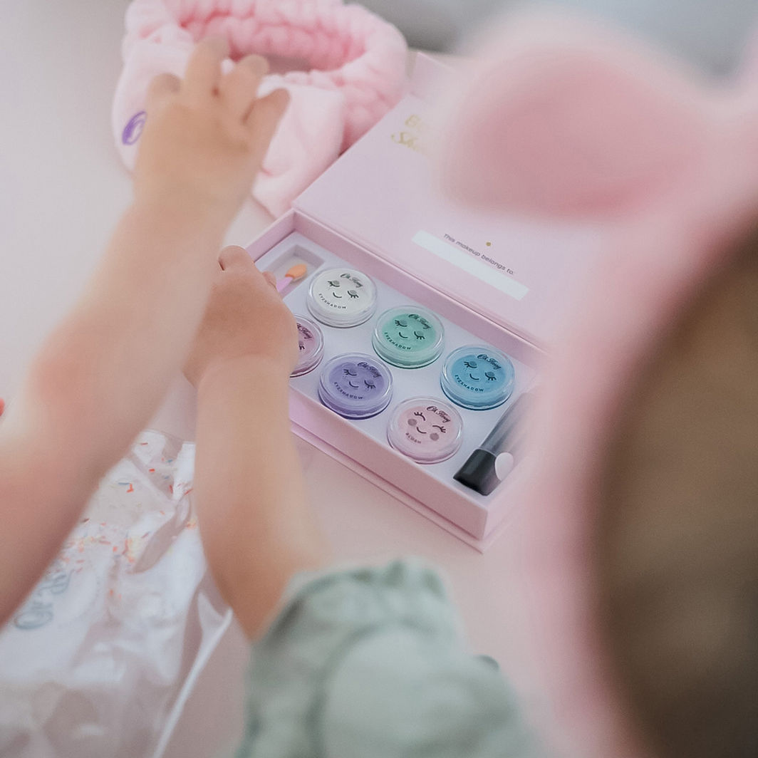 Oh Flossy Deluxe Makeup Set for Kids