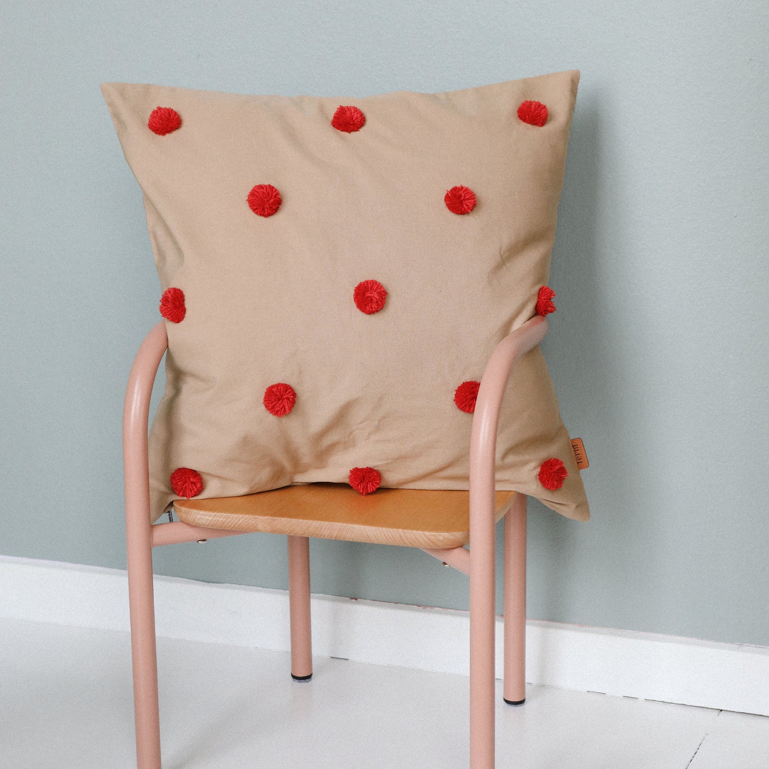 ferm Living Pillow, Dot Tufted - Camel/Red