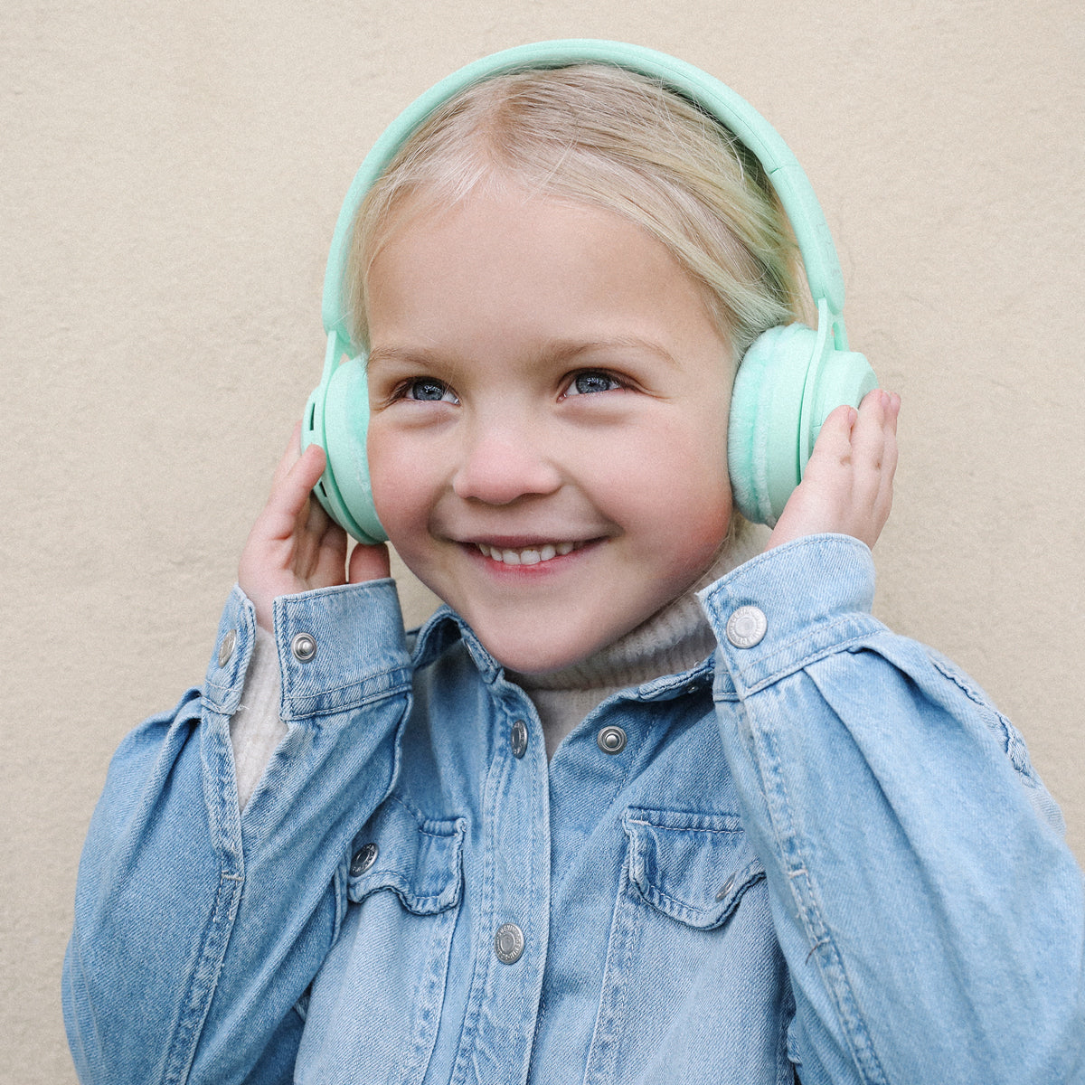 Lalarma Wireless Headphones with Maximum 85 dB, Mint Pastel