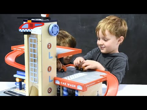 Tender Leaf, 5 Construction Vehicles – Parking Garage